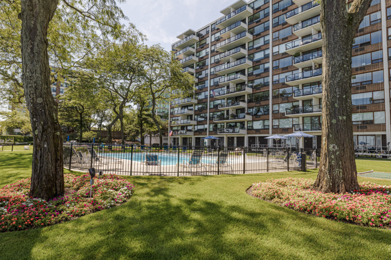 1630-sheridan-grounds-02