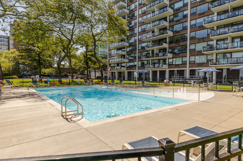 1630-sheridan-grounds-03