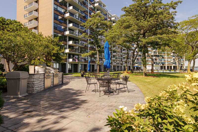 1630-sheridan-grounds-13