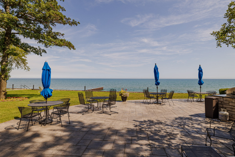 1630-sheridan-grounds-14