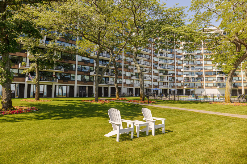 1630-sheridan-grounds-16