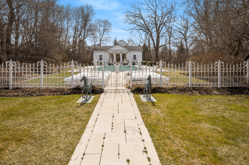 330-500NGREENBAYLAKEFORESTSHOWCASE